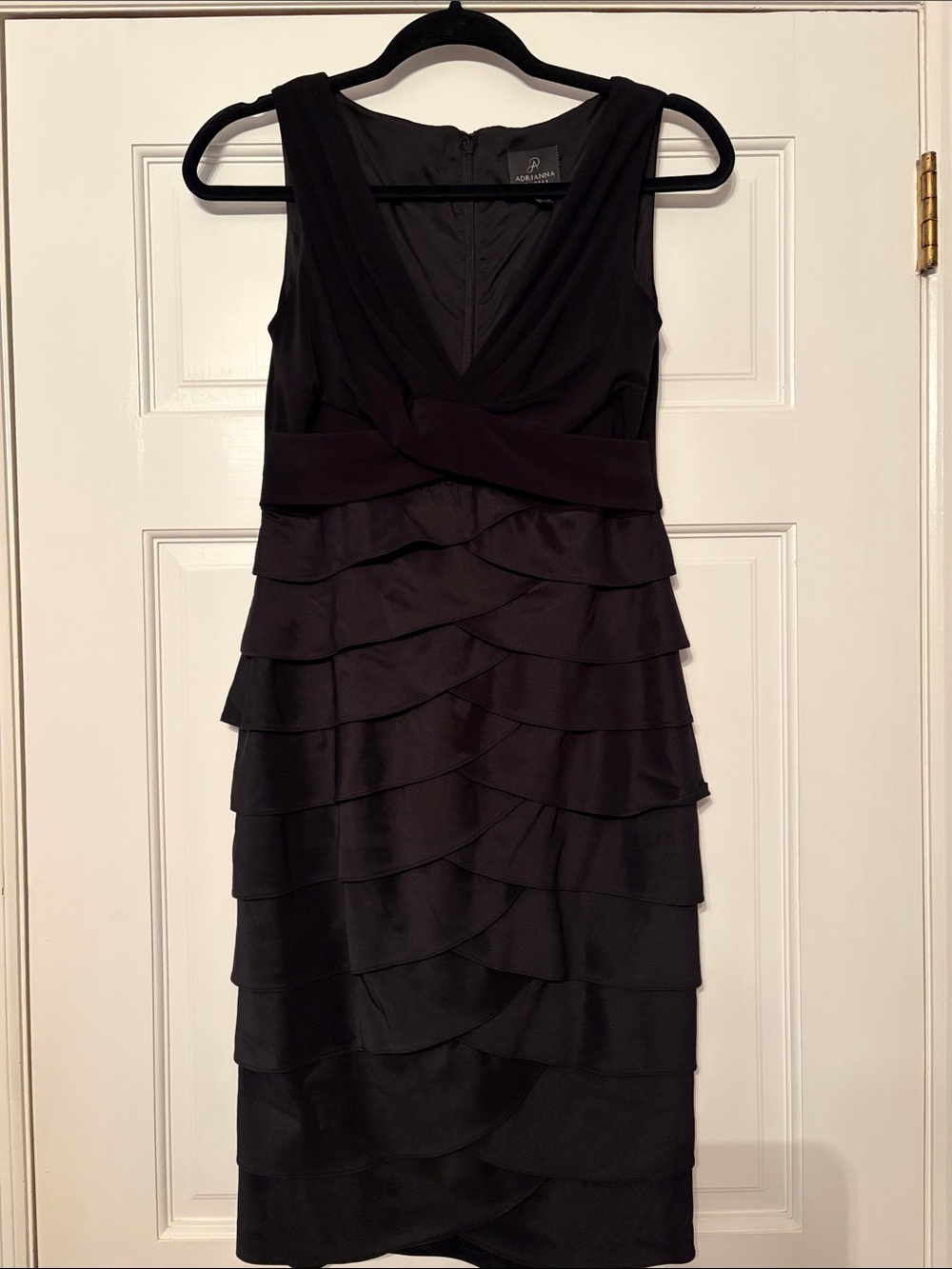 Adrianna Papell Black Sleeveless Tiered V-Neck Dress